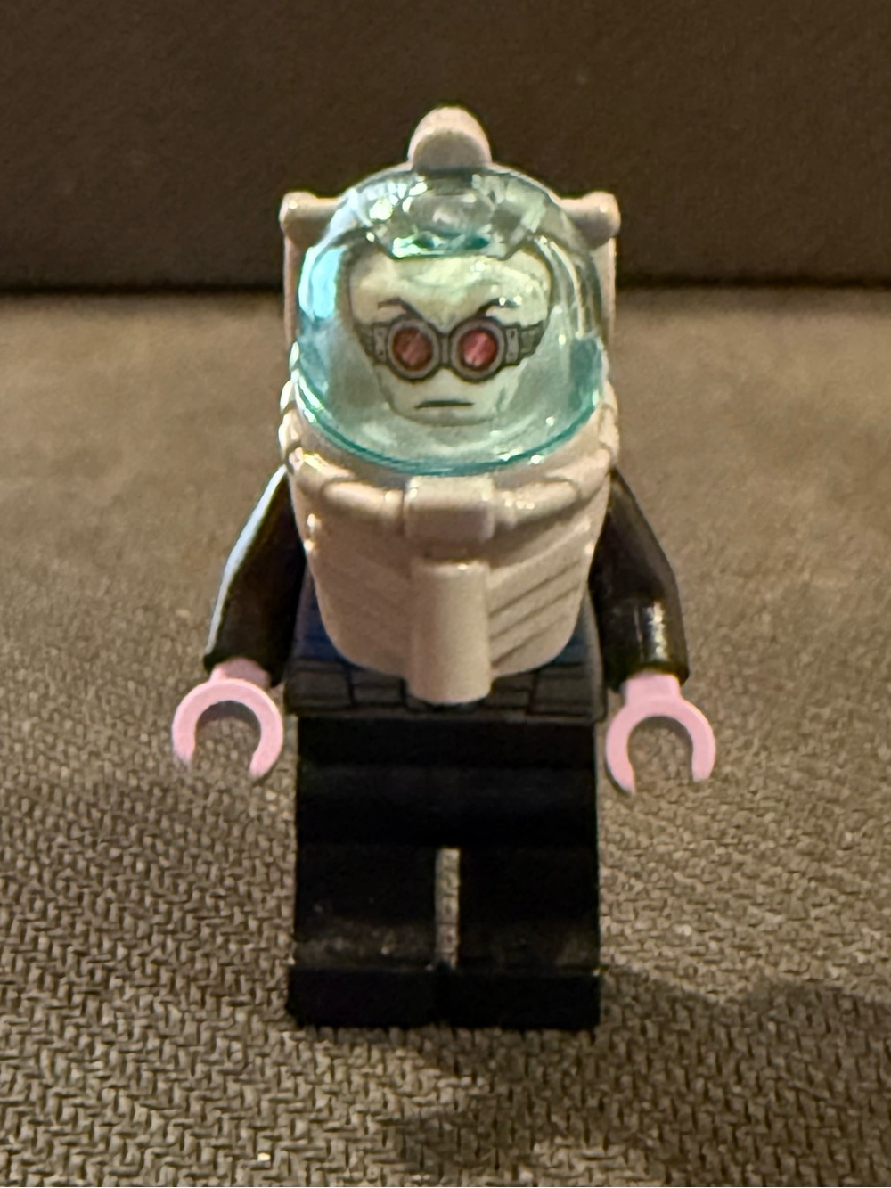 Lego Mr. Freeze Superhero Minifigure With Accessories